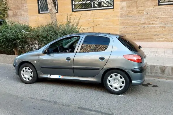 پژو 206