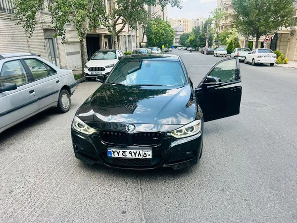 سری 3 سدان