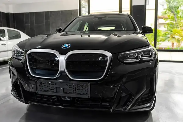 عکس بی ام و iX3