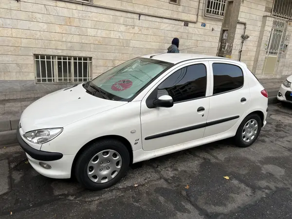 پژو 206