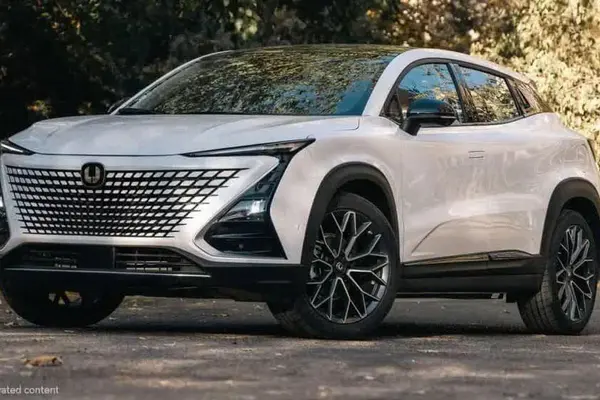 چانگان UNI-T