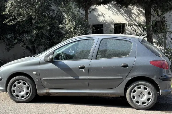پژو 206