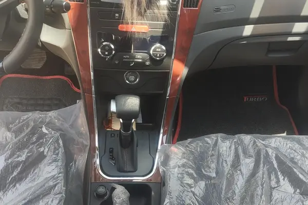 عکس دنا پلاس EF7