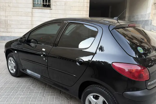 پژو 206