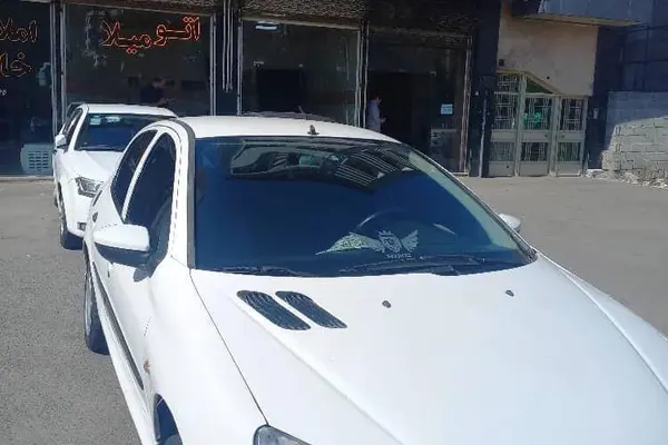 پژو 206