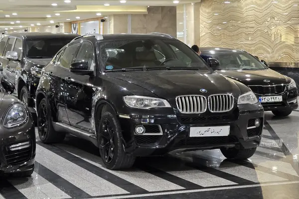 بی ام و X6