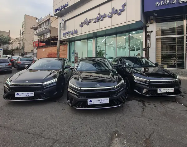 کی ام سی J7
