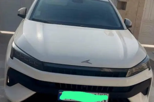 کی ام سی J7