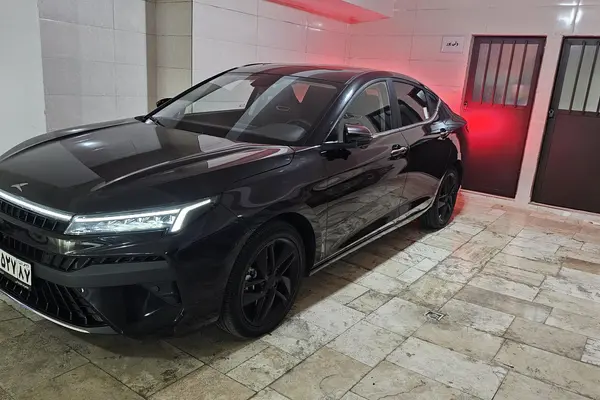 کی ام سی J7