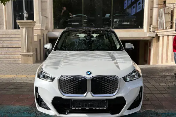 بی ام و iX1