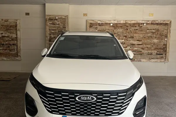 عکس ام وی ام X33 کراس