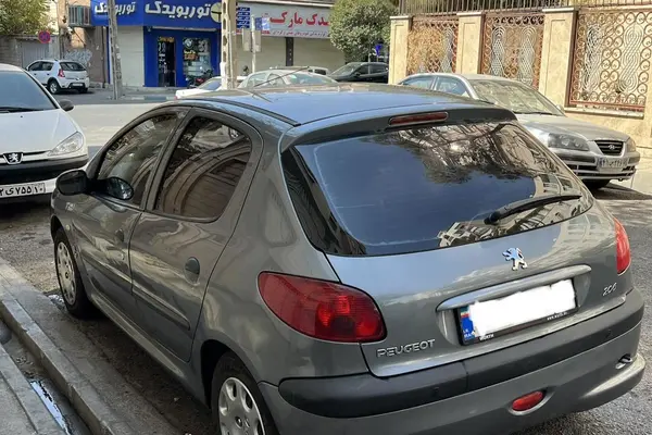 پژو 206
