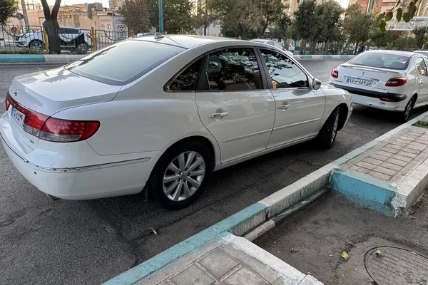 هیوندای آزرا (گرنجور)