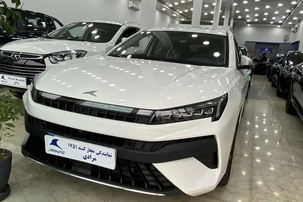 عکس کی ام سی J7