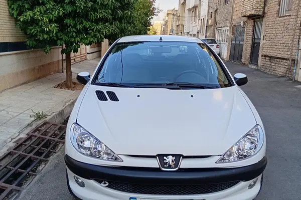 پژو 206