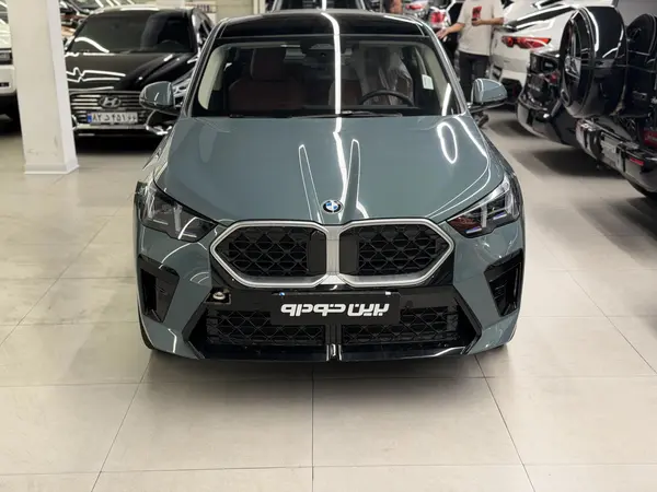 بی ام و X2