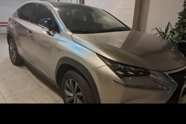 عکس لکسوس NX هیبرید