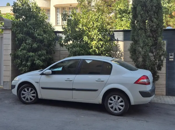 رنو مگان (مونتاژ)