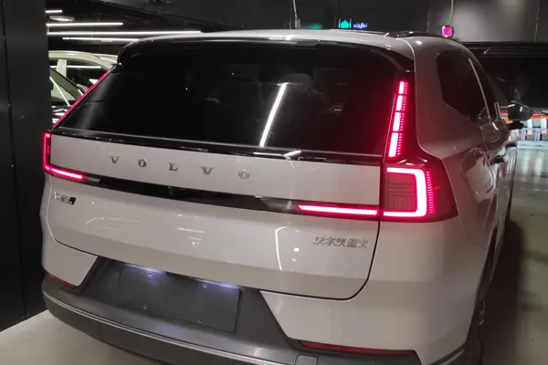 ولوو XC70