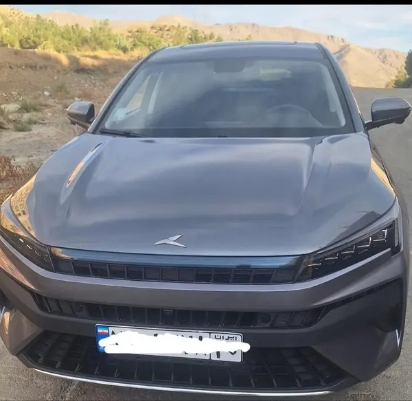 کی ام سی J7