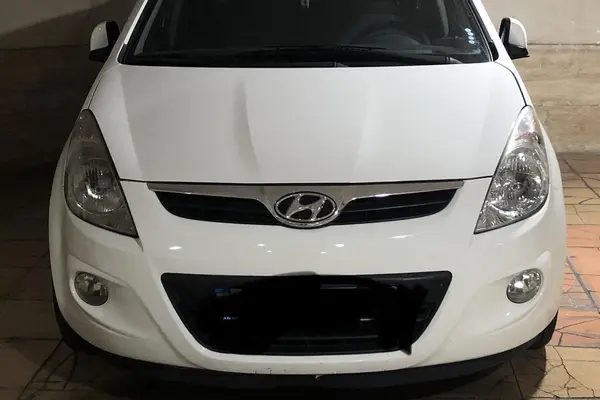 هیوندای i20