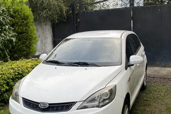 ام وی ام 315هاچ بک