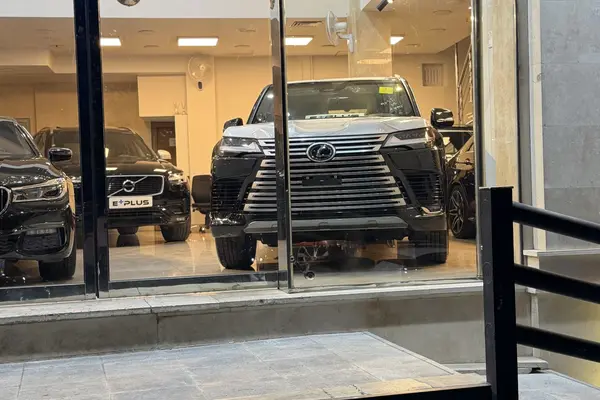 عکس لکسوس LX