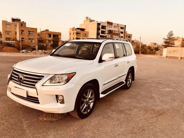 لکسوس LX