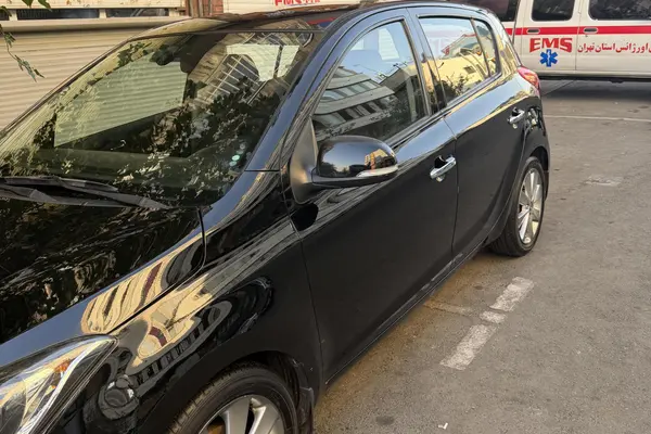 هیوندای i20
