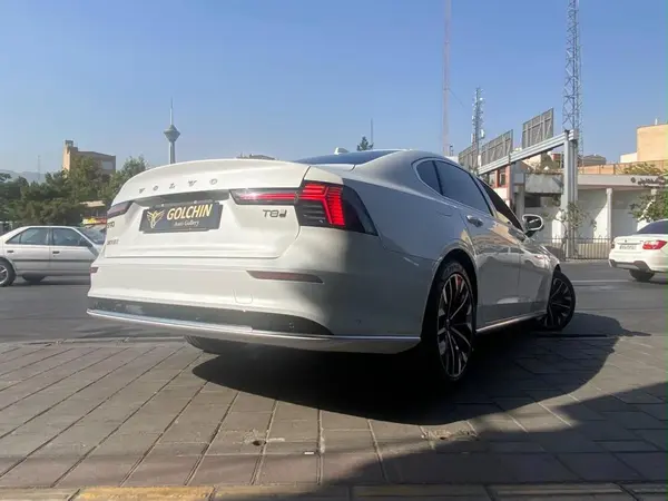 ولوو S90