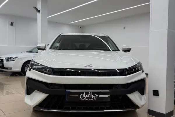 کی ام سی J7