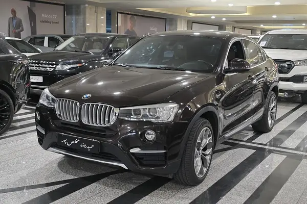بی ام و X4