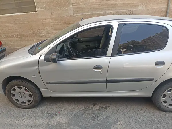 پژو 206