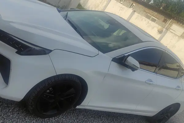 کی ام سی eJ7