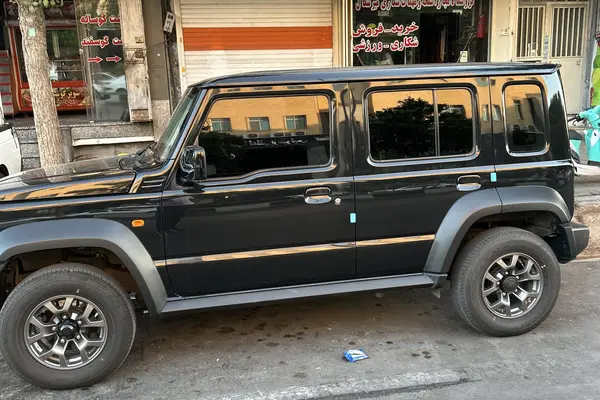 سوزوکی جیمنی 5 در