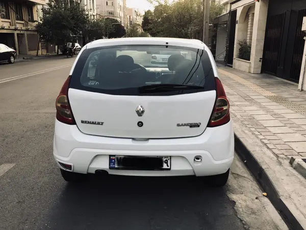 رنو ساندرو