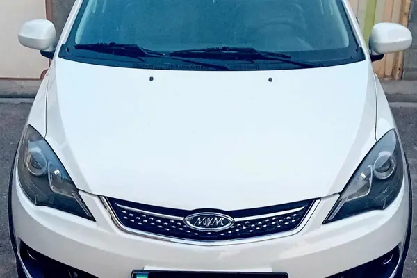 ام وی ام 315هاچ بک