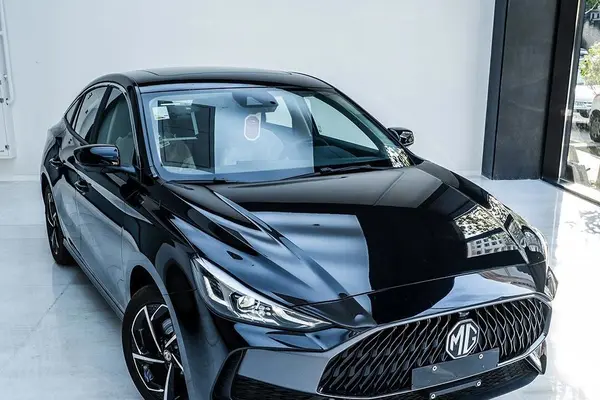 عکس ام جی GT