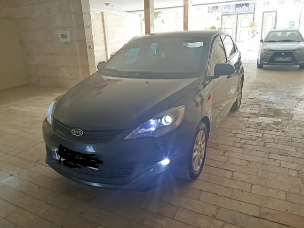 ام وی ام 315هاچ بک