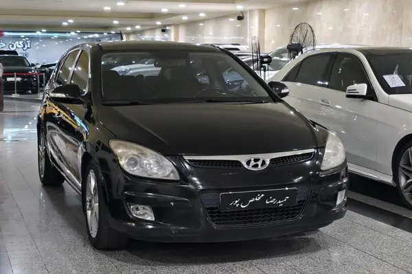 هیوندای i30
