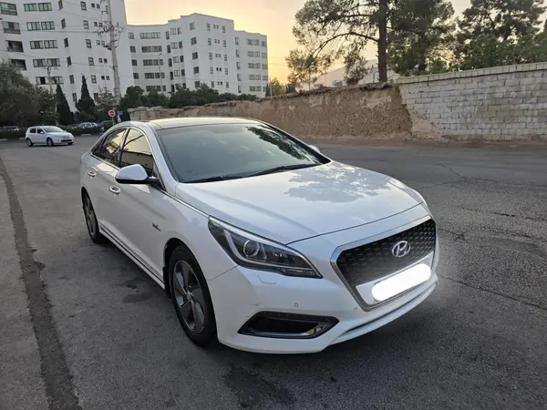 هیوندای سوناتا هیبرید