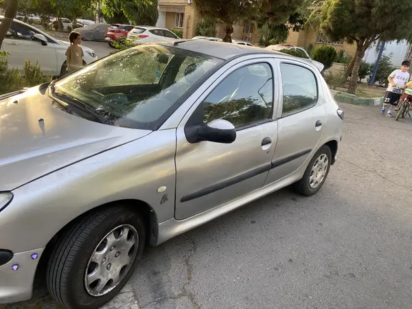 پژو 206