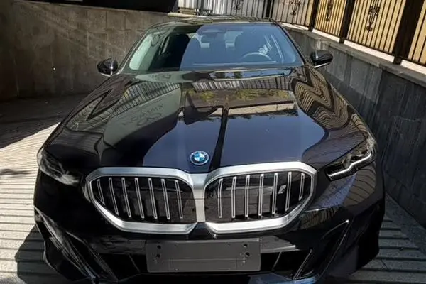 عکس بی ام و i5