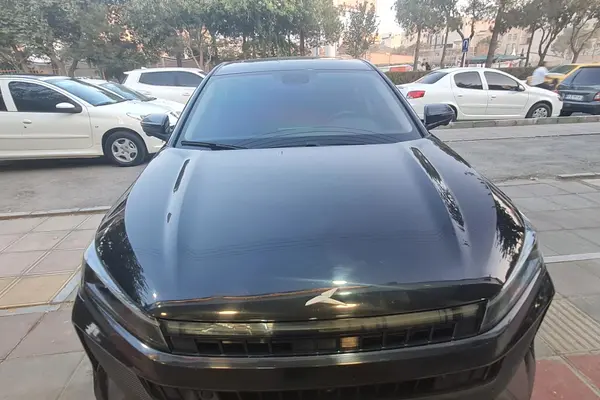 کی ام سی J7