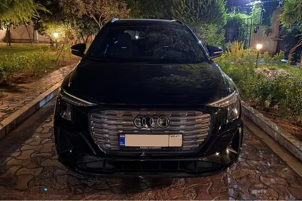 عکس آئودی Q5 e-tron