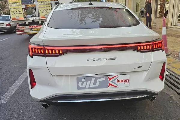 کی ام سی J7