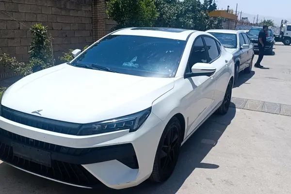 کی ام سی J7