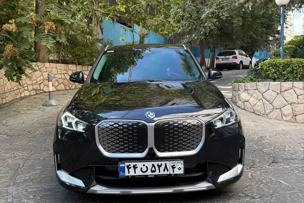 بی ام و iX1