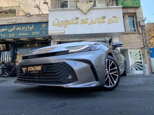 عکس تویوتا کمری هیبرید