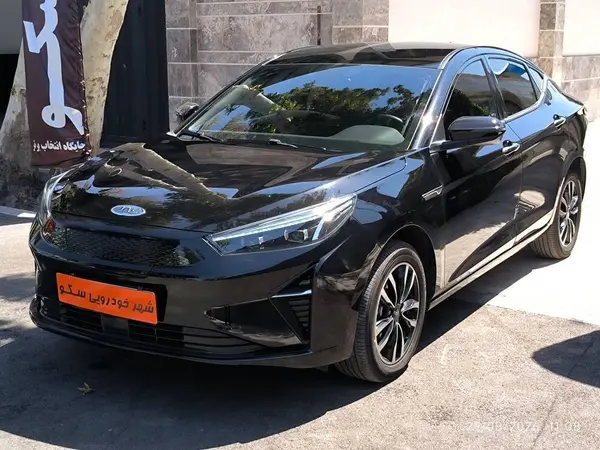 عکس کی ام سی eJ7